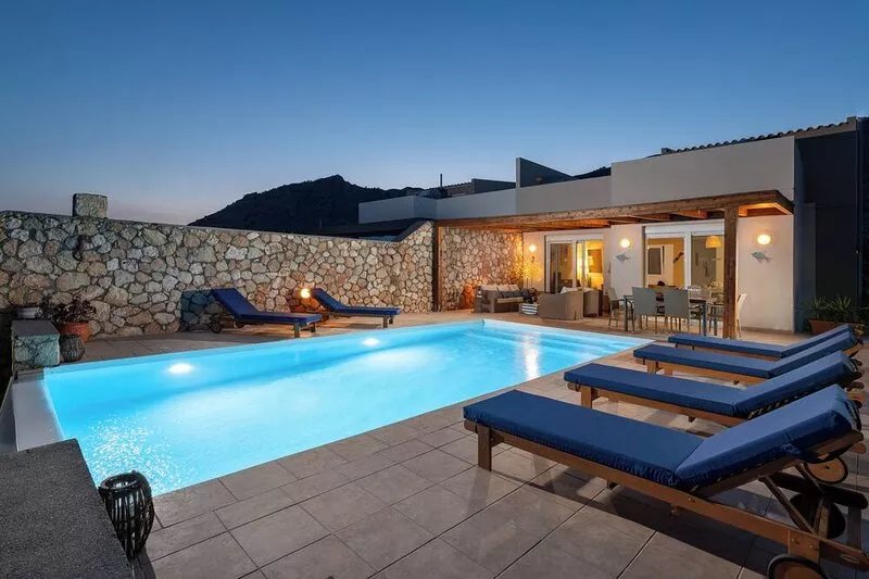 Villa Aegean Blue View, 3 bedrooms with Infinity Pool and Spectacular Seaviews