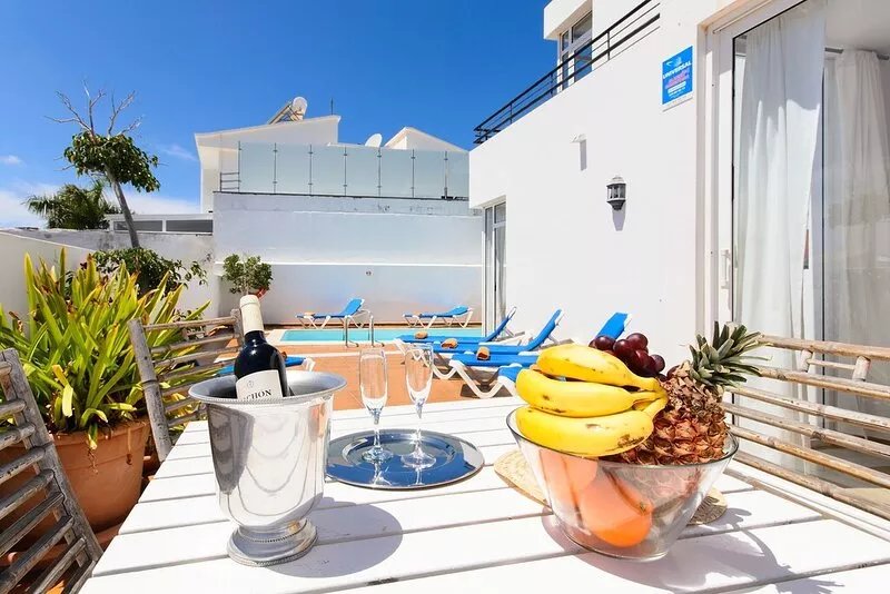 Beautiful holiday house with Heated Pool, Private Patio and Great Location
