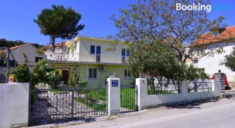 House In Tisno Near The Festival