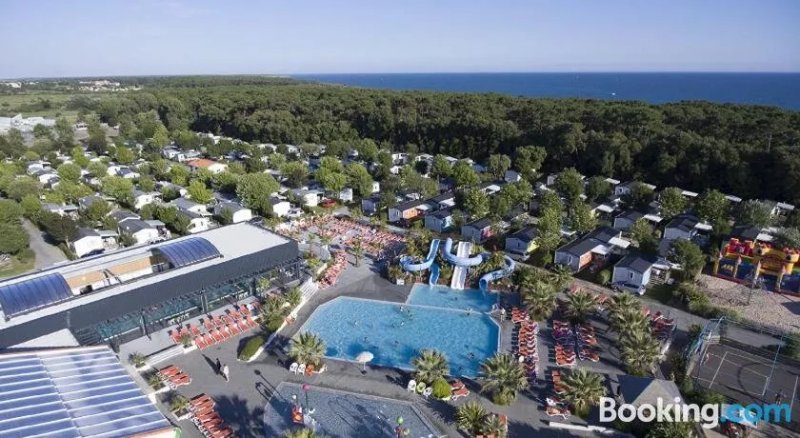 Mobile Homes by KelAir at Camping Le Littoral