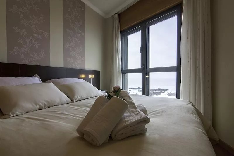 SPECTACULAR FLAT WITH VIEWS TO THE SPORTS PORT OF SANXENXO. (Wiffi)