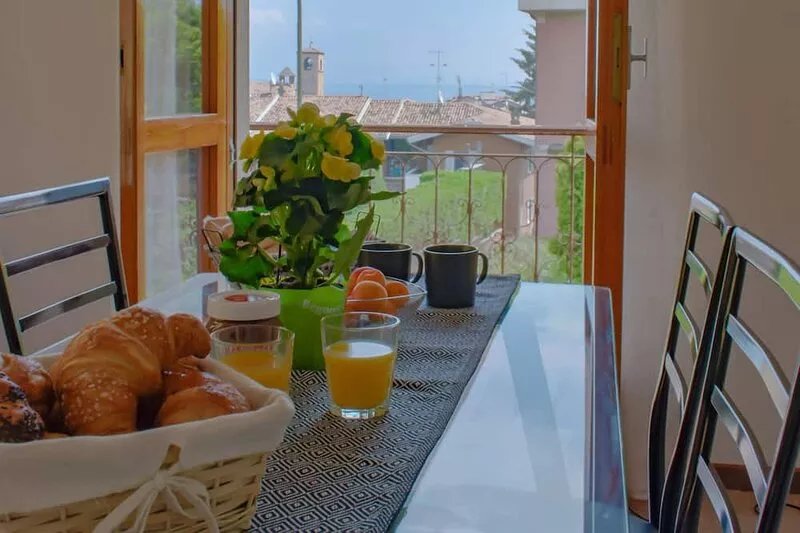 Nice and Bright Apartment (strategic position)