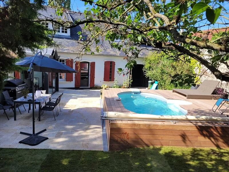 Maison de village avec grand jardin à 1h de Paris/ Private Family village house