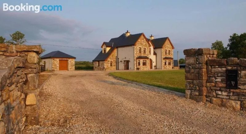 Ballinaboy Lodge Bed and Breakfast