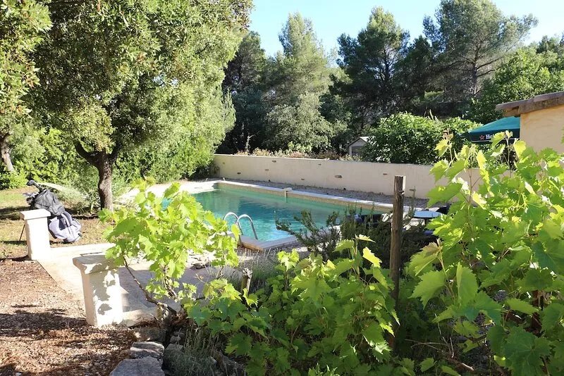 Air-conditioned, 110 m2, very quiet and wooded, swimming pool and large garden