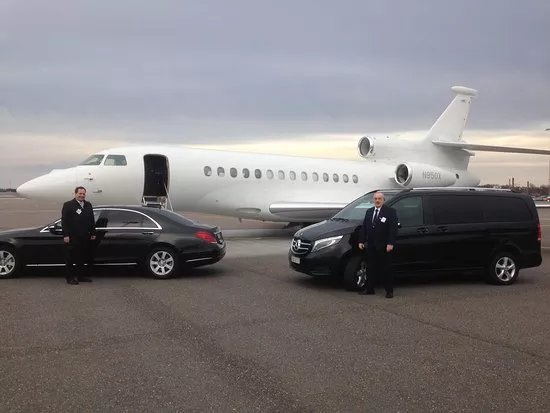 Limo4u a private car company