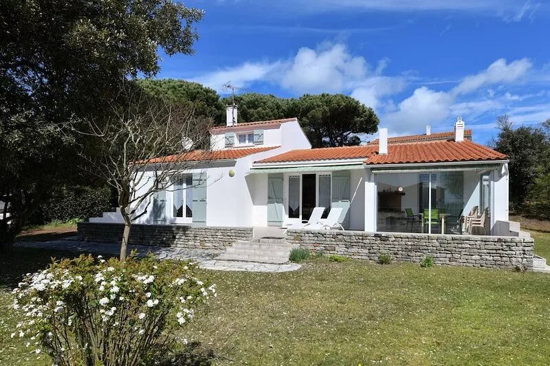 Comfortable villa of 125 m² on 1300 m² of enclosed wooded land