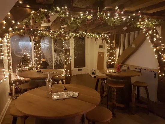 Maul's Wine & Cheese bar