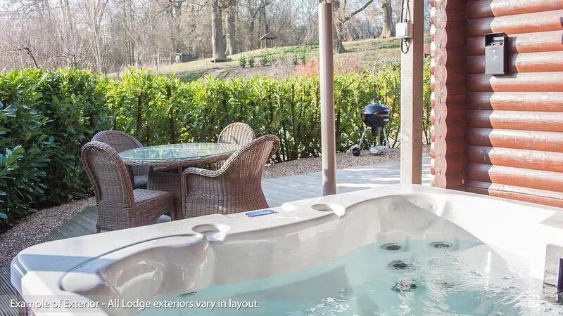 Buzzard Lodge - sleeps 4 | Hot Tub, Dog Friendly | 4* Gold Award