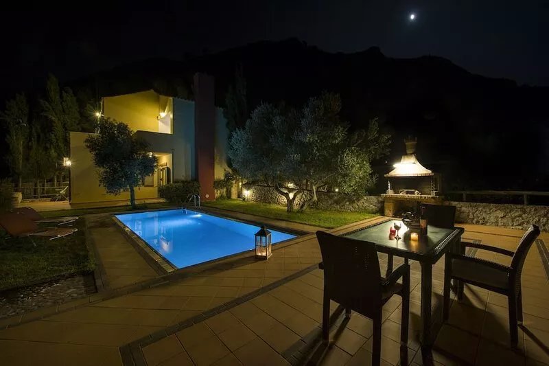 Villa 'Malathiros 3 with Private Pool' with Sea View, Wi-Fi and Air Conditioning