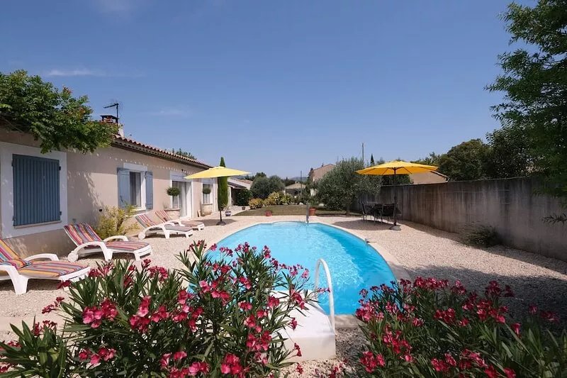 Vacation rental pool L'ISLE SUR LA SORGUE LS2-426