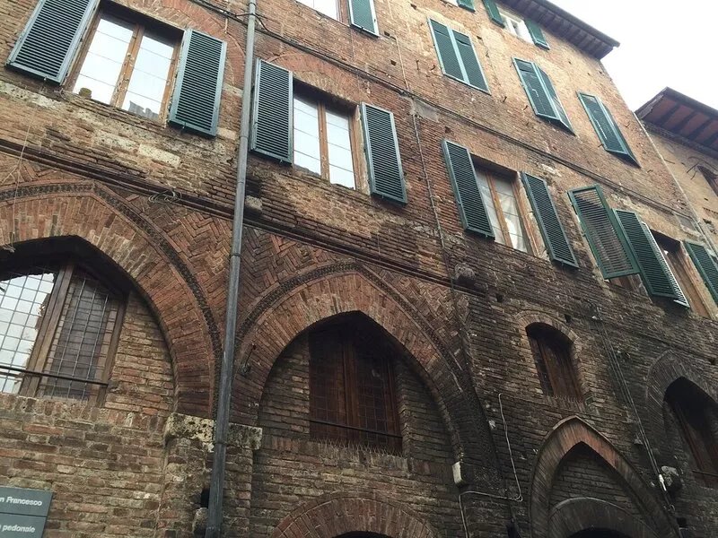 Apartment in a historic residence in the center of Siena
