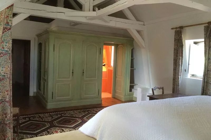Magnificent presbytery of the 17th century, charming residence.