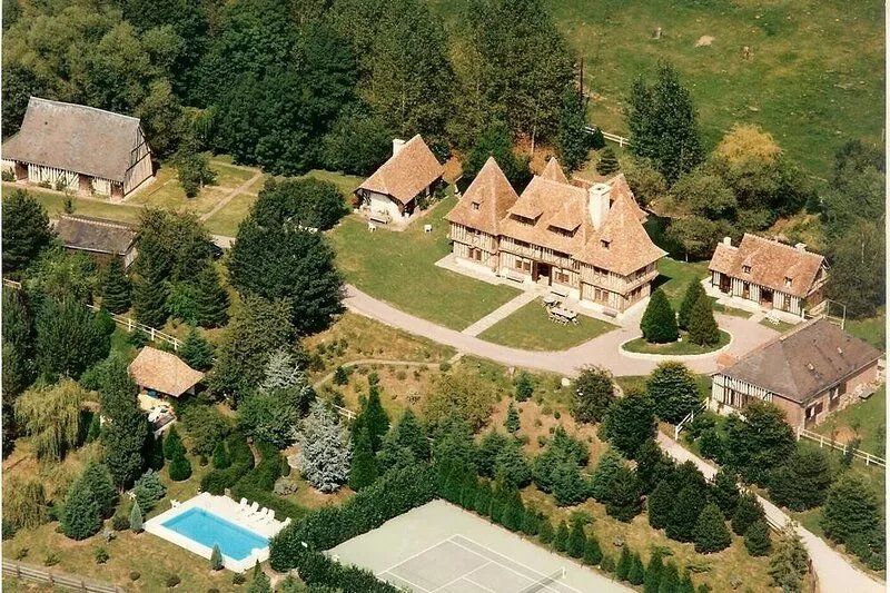 Magnificent estate in the heart of the Pays d'Auge, 2 hours from Paris, 40 minu