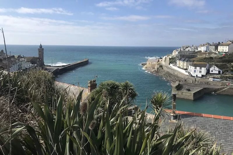 Beautiful Stone Cottage in Porthleven's Conservation Area Just 100m To Harbour