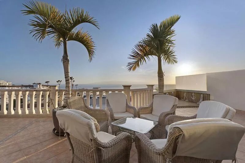 Villa 'Happy Holidays' with Sea Views, Private Pool, Garden, A/C & Wi-Fi