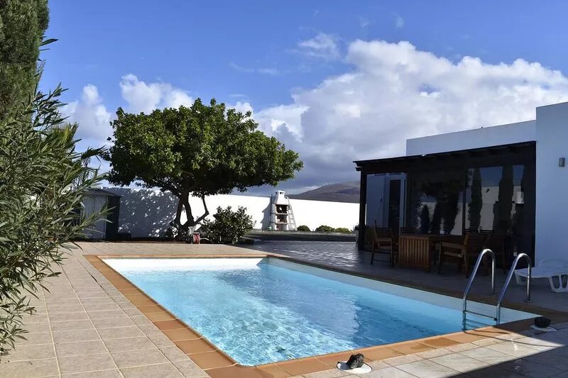 Beautiful villa with private pool, secluded gardens and mountain views