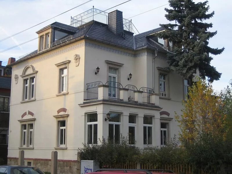Spacious, child-friendly apartment with a great roof terrace