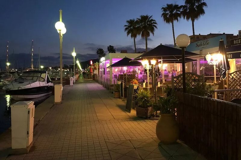 Relaxing apartment but close to beach, restaurants and bars