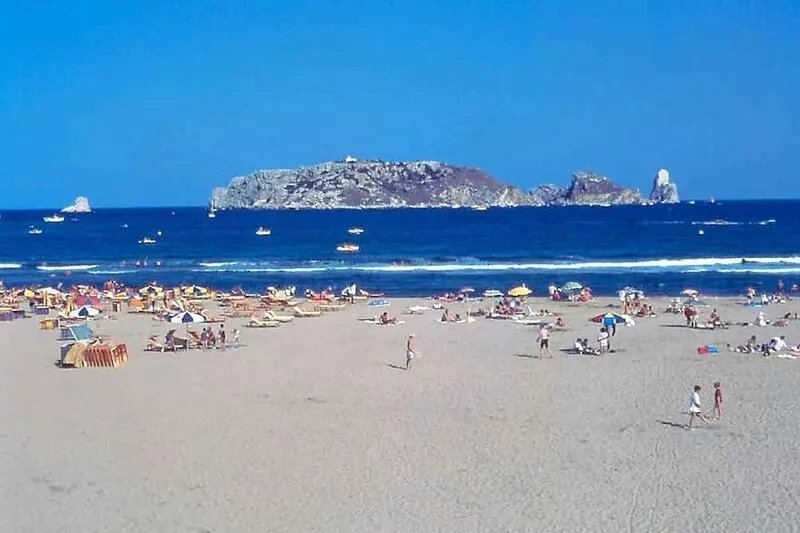 Costabravapartment Casa Anna + pool, 15 mins to the Costa Brava beaches