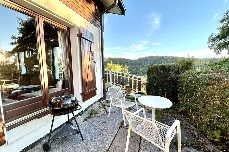 Large, charming chalet with exceptional south-facing view at 900 m altitude
