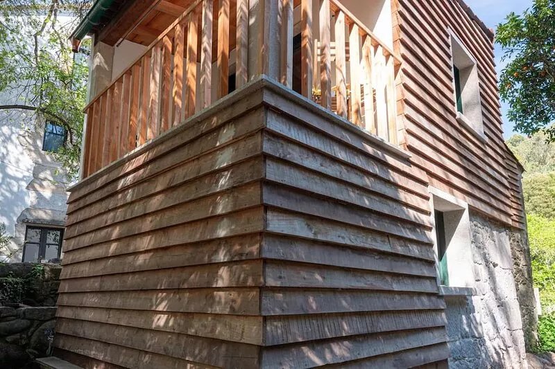 Muiño de Arriba Suite: restored old water mill with jacuzzi