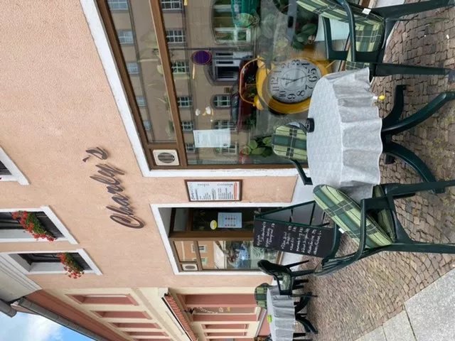 Charlys Bistro