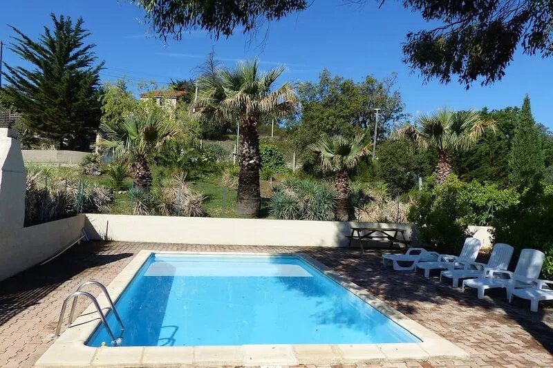 Peaceful house with a large garden and pool near Perpignan
