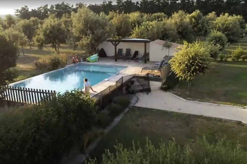 DOMAINE DES CHENES TRUFFIERS - IN BETWEEN PROVENCE AND NÎMES AREA