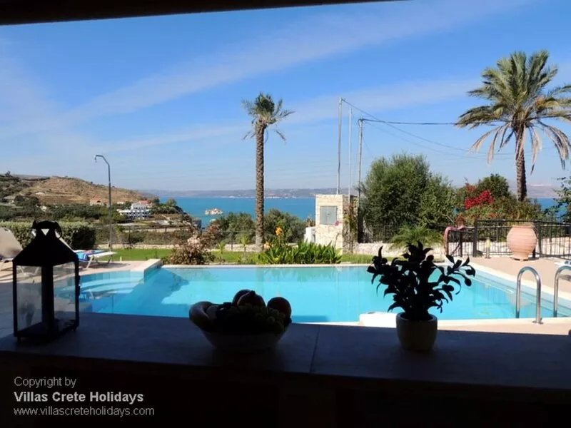 3 Bedroom Villa , Heated Pool, stunning sea & mountain views, close to beach.