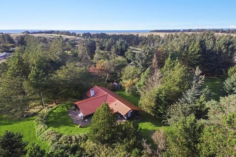 Lovely cottage close to the North Sea and Fårup summerland, in quiet