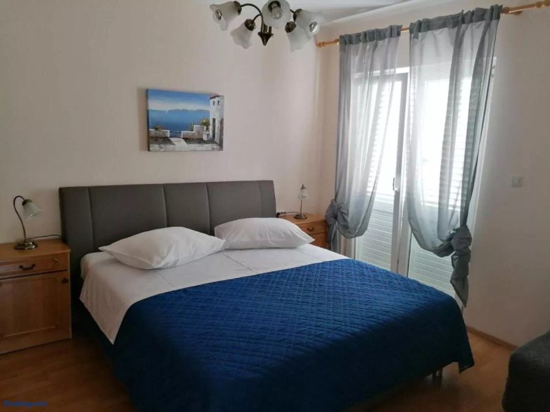 Apartment and room Guscic