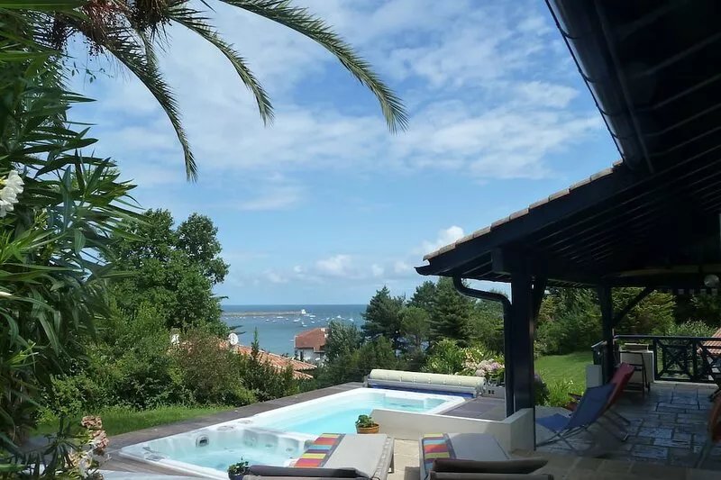 Beautiful villa, sea view 150m Socoa beach, swimming pool, jacuzzi, billiards.