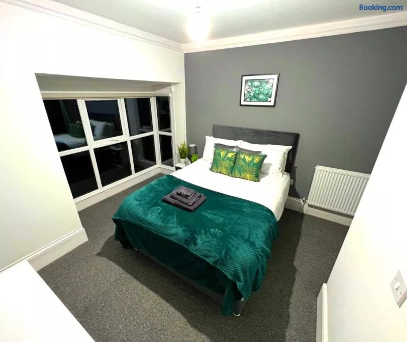 Chantry Suites by SA Stays
