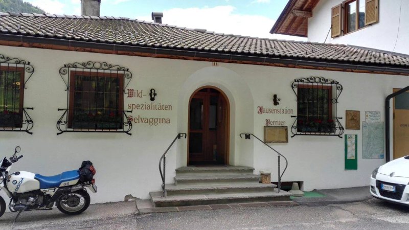 Gasthof-Trattoria-Jausenstation Pernter