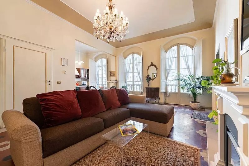 Perfect Heart of Florence-Super Upscale Location-Roomy-Washer-Elevator