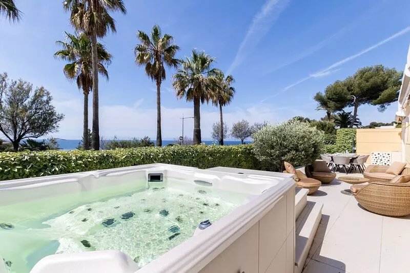 Le Palm Beach - Jacuzzi et vue mer