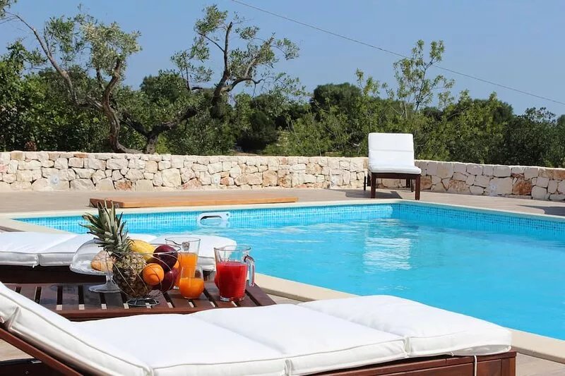 MONOPOLI: "MEST PEPP "VILLA with POOL FOR EXCLUSIVE GUESTS' USE- MOSQUITOES