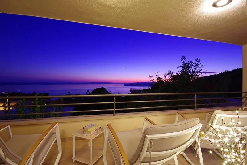 LUXURY VILLA IN CROATIA WITH PRIVATE POOL (HEATABLE), FAMILY FRIENDLY