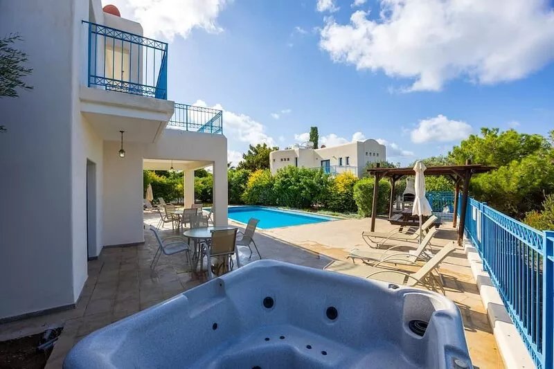 Villa Apollonas - Three Bedroom Villa, Sleeps 7