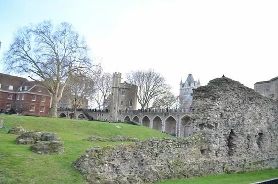 Roman wall ofLondonium
