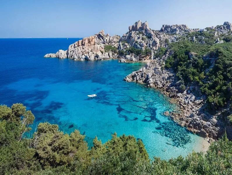 Villa Sirena between sea and mountain