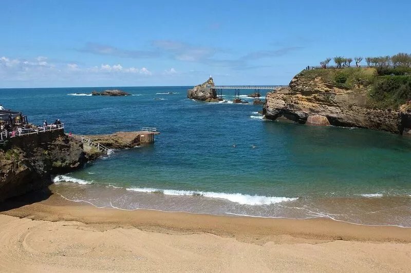 Gorgeous Villa in Anglet with Swimming Pool