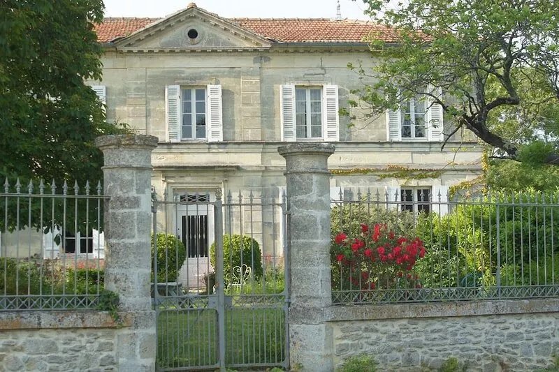 19th century house, tranquility and comfort near the Medoc castles