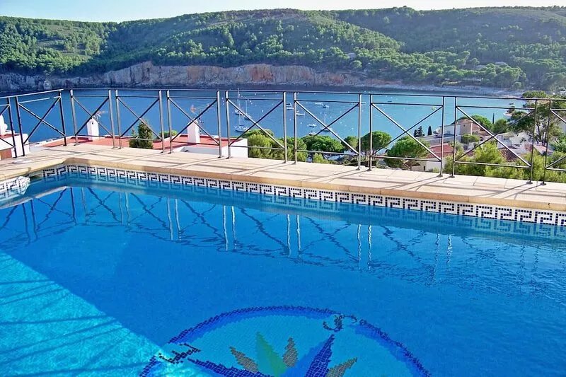 Isabelle: Villa with private pool and sea view in Cala Montgó