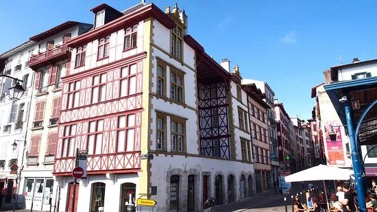 Maison Moulis