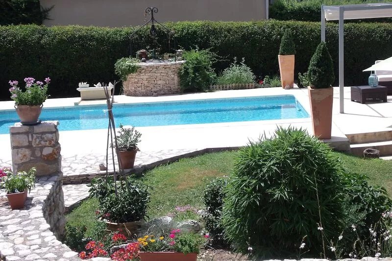 Sun and cicadas between the Cévennes and Camargue, POOL and SPA