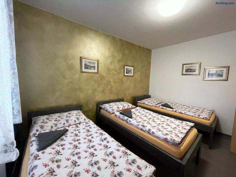 Cetnicka Stanice Hluboka Nad Vltavou