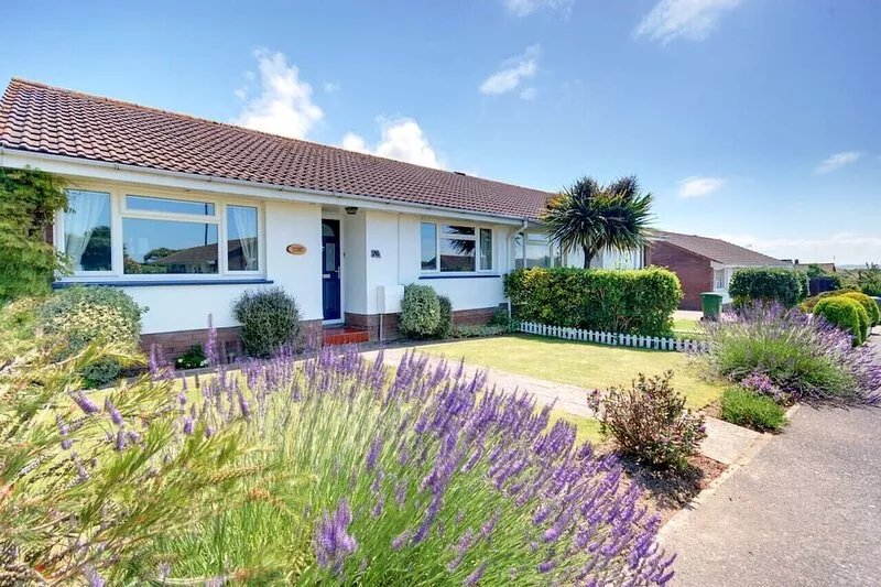 Burrows Retreat - Two Bedroom House, Sleeps 4