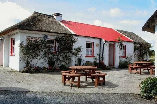 Redfellas Bar at Hearty's Folk Cottage
